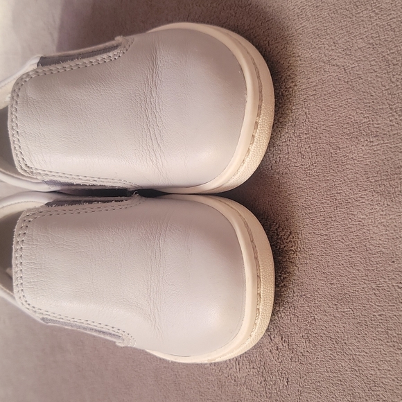 Clark's Leather Grey Toddler Slip on sneakers Sz 6 - Picture 3 of 11